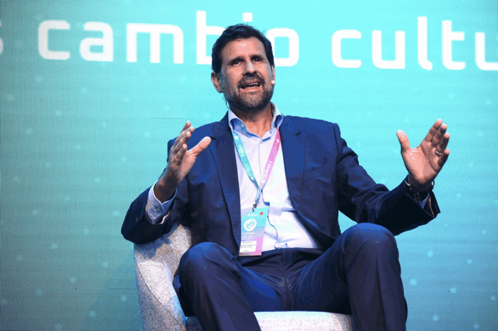 Contratar Antonio Sola