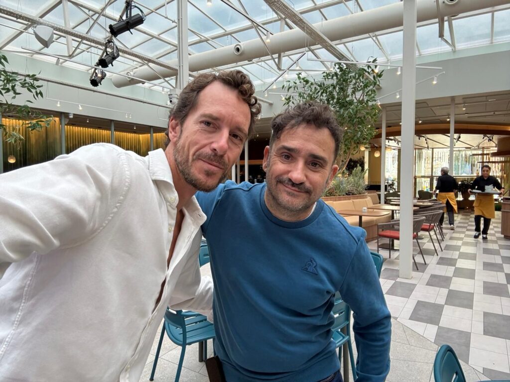 Contratar Juan Antonio Bayona