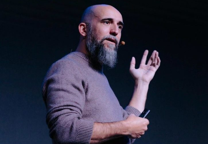 Contratar Jon Hernández