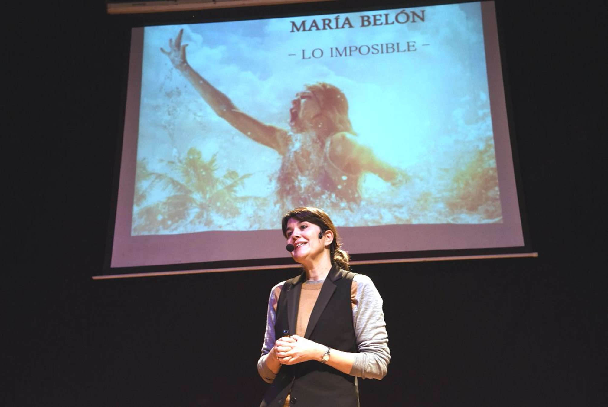 Contratar María Belón