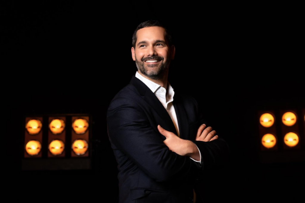 Contratar Luis Quevedo